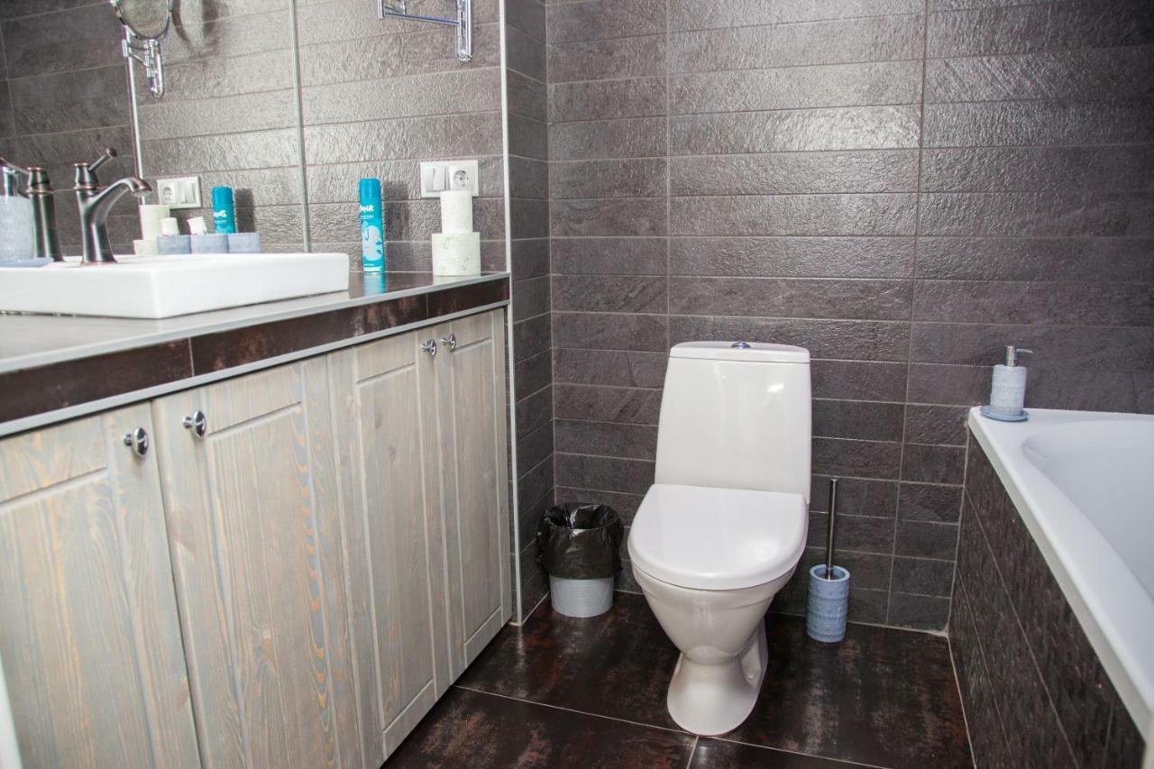 Vip Apartment On Lobanovskogo 19 Street Zaporizhia Bagian luar foto